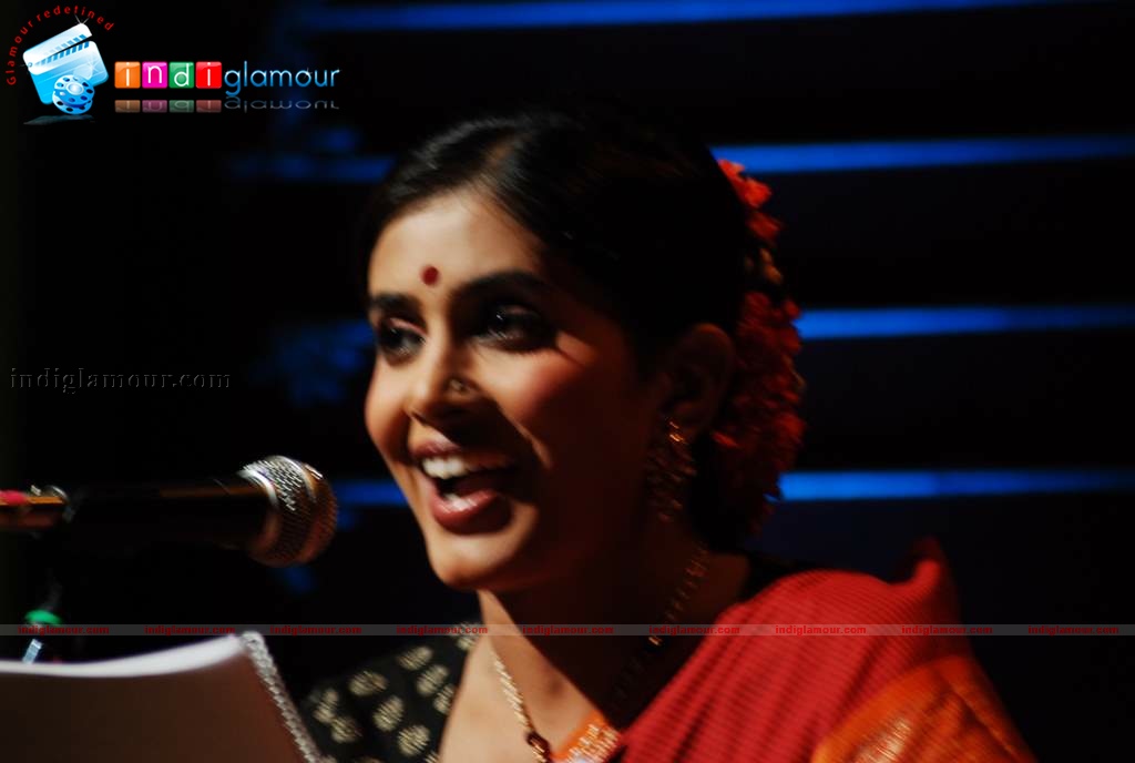 Asha Bhosle and Prateik Babbar at book launch on Smita Patil Event hd photo